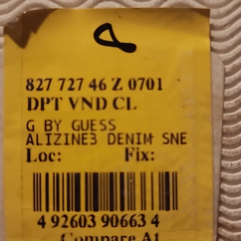 Womens Guess Denim Star Size 8 Lace Up Shoes. Never worn - Picture 10 of 10